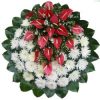 Corona Funebre con anturios y flores blancas
