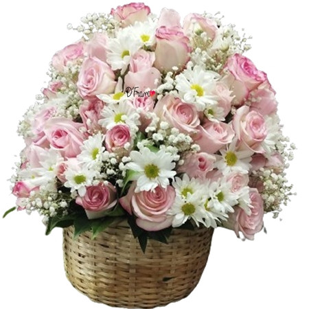 Arreglo floral en canasta lindo