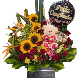Arreglo floral y peluche