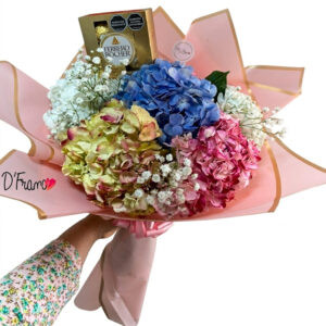 ramo de hortensias y chocolates
